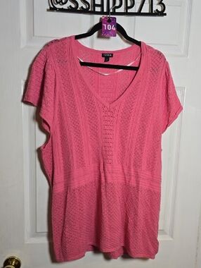 104 Torrid 3 3X Pink Short-Sleeve V-Neck Knit Tunic Vneck Shirt